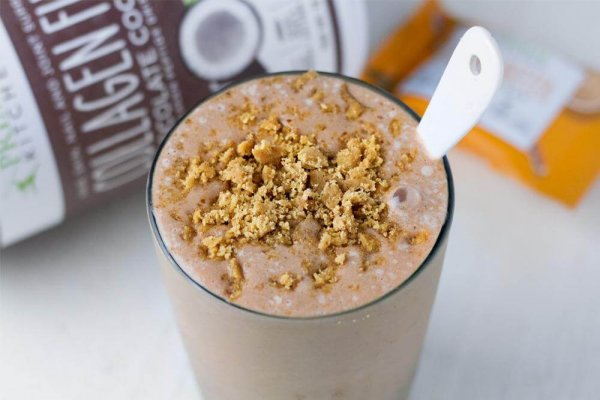 Recipe From Primal Kitchen Foods: Keto-Friendly Chocolate Protein Smoothie